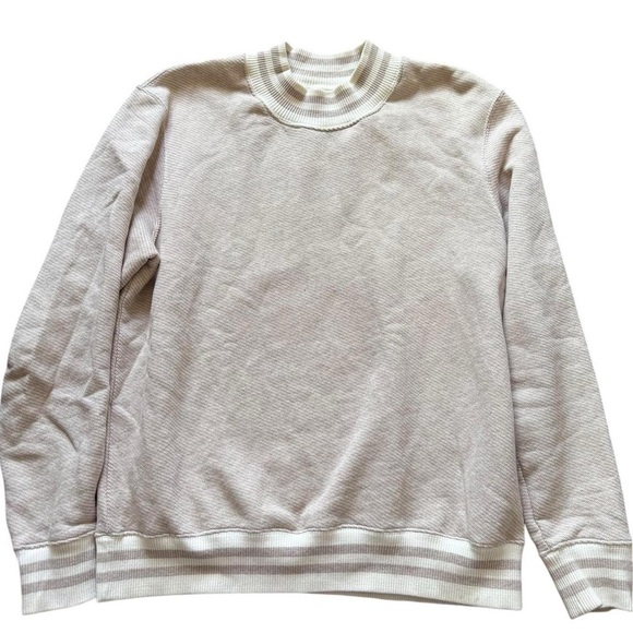 Che. Other - A170- cream & white striped crewneck sweatshirt with a vintage vibe #stripes